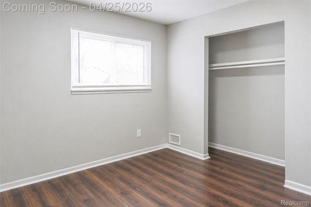 9263 Sylvia Street, Taylor, MI 48180