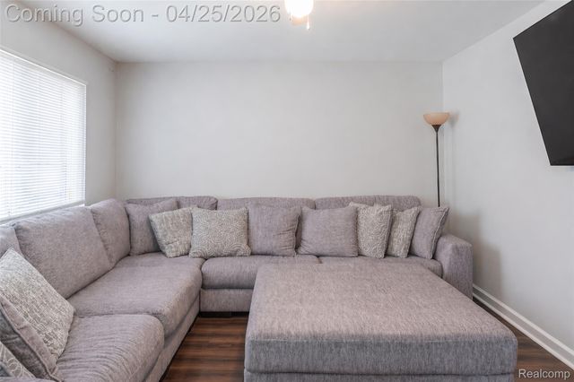 9263 Sylvia Street, Taylor, MI 48180