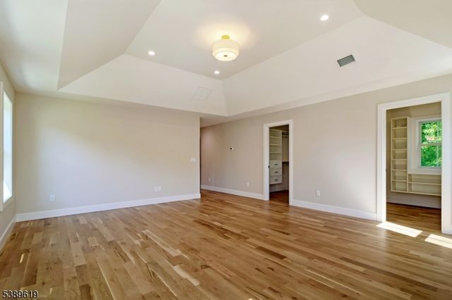 16 Windsor Way, East Hanover Twp., NJ 07936
