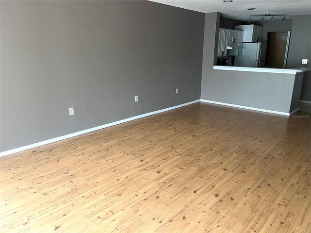 10122 WINSFORD OAK BOULEVARD 411, Tampa, FL 33624