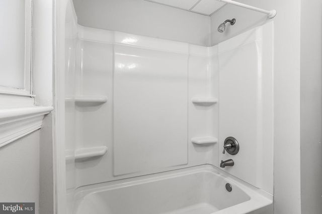 332 BAILEY AVE, Maple Shade, NJ 08052