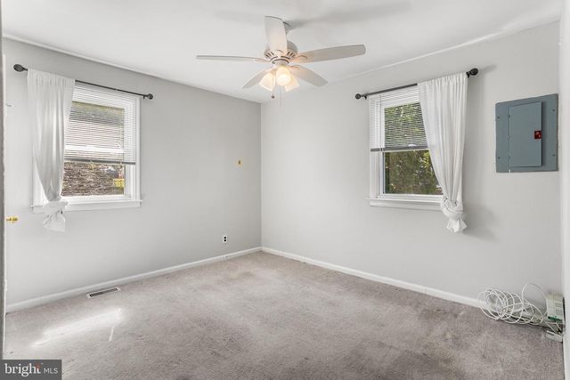 332 BAILEY AVE, Maple Shade, NJ 08052