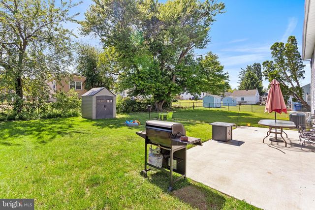 332 BAILEY AVE, Maple Shade, NJ 08052