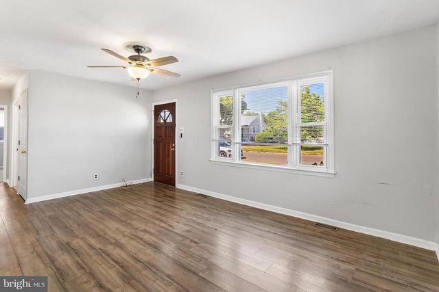 332 BAILEY AVE, Maple Shade, NJ 08052