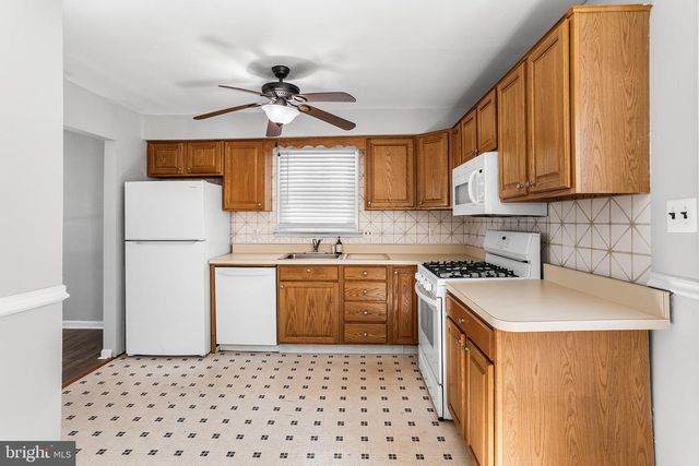 332 BAILEY AVE, Maple Shade, NJ 08052