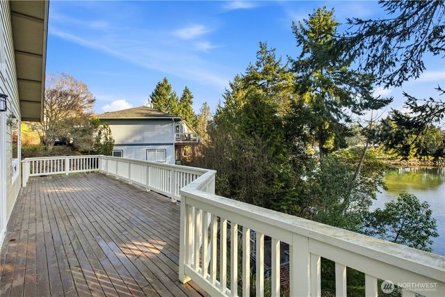 2604 Vincent Way NW, Bremerton, WA 98312