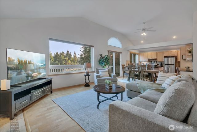 2604 Vincent Way NW, Bremerton, WA 98312