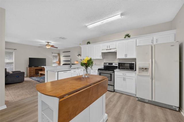 925 GILLINGHAM COURT, Kissimmee, FL 34758