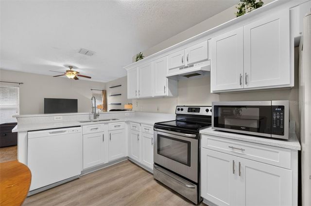925 GILLINGHAM COURT, Kissimmee, FL 34758