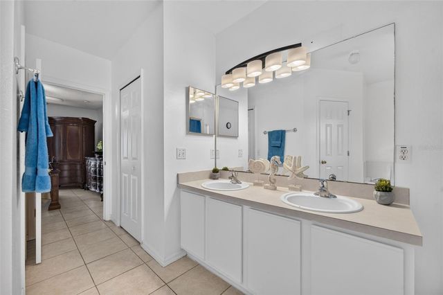 925 GILLINGHAM COURT, Kissimmee, FL 34758