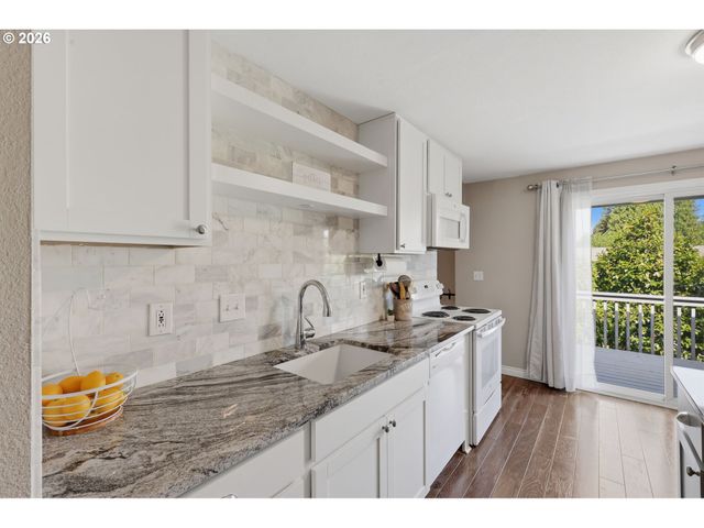 8225 Sw SHENANDOAH Way, Tualatin, OR 97062