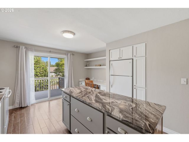 8225 Sw SHENANDOAH Way, Tualatin, OR 97062