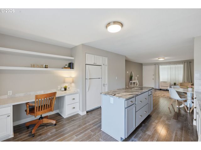8225 Sw SHENANDOAH Way, Tualatin, OR 97062