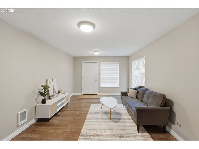 8225 Sw SHENANDOAH Way, Tualatin, OR 97062