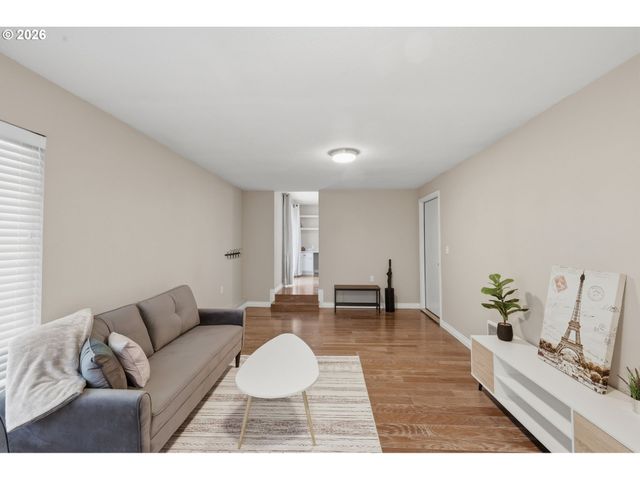 8225 Sw SHENANDOAH Way, Tualatin, OR 97062
