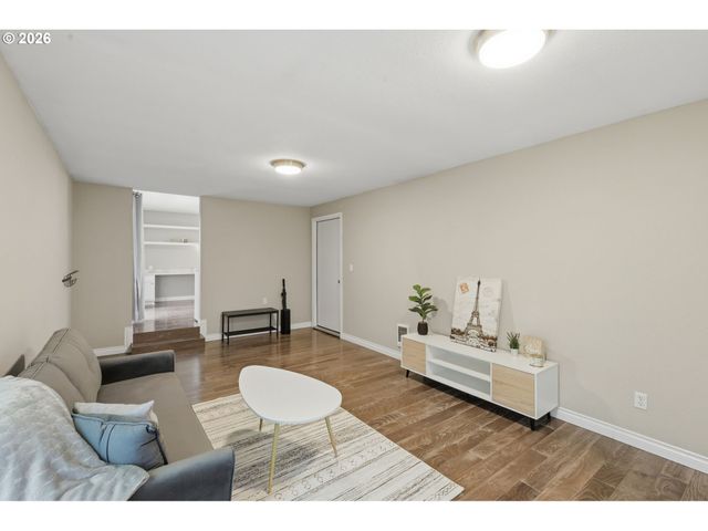 8225 Sw SHENANDOAH Way, Tualatin, OR 97062