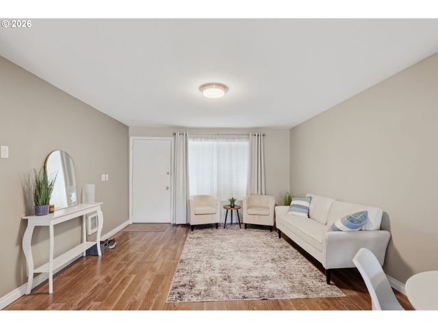 8225 Sw SHENANDOAH Way, Tualatin, OR 97062