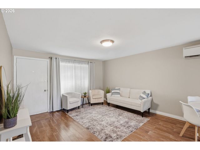 8225 Sw SHENANDOAH Way, Tualatin, OR 97062