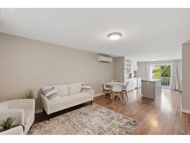 8225 Sw SHENANDOAH Way, Tualatin, OR 97062