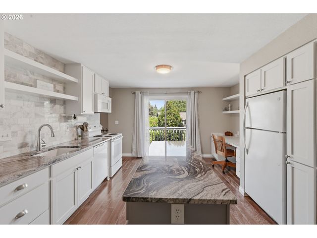 8225 Sw SHENANDOAH Way, Tualatin, OR 97062