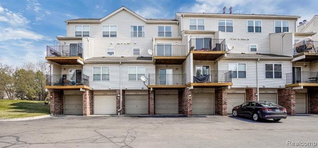 1956 Campau Farms Circle, Detroit, MI 48207