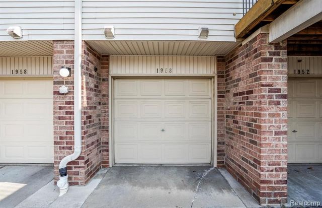 1956 Campau Farms Circle, Detroit, MI 48207