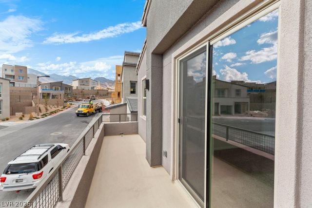 11636 Golden Oriole Avenue, Las Vegas, NV 89138