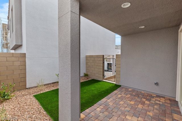 11636 Golden Oriole Avenue, Las Vegas, NV 89138