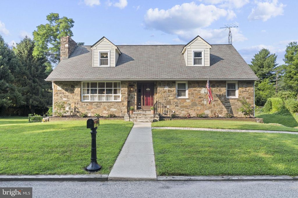510 SARDARO LN, NORRISTOWN, PA 19401 — exterior