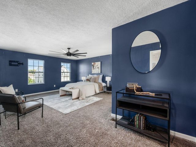 805 Saddle Avenue, Pataskala, OH 43062