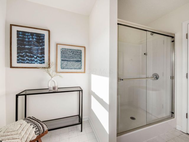 805 Saddle Avenue, Pataskala, OH 43062