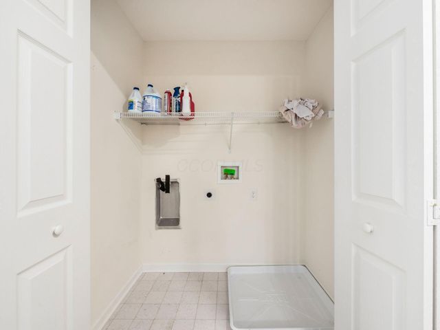 805 Saddle Avenue, Pataskala, OH 43062