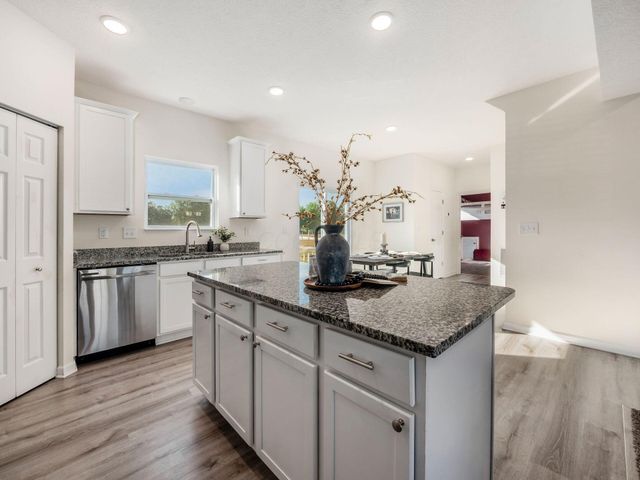 805 Saddle Avenue, Pataskala, OH 43062