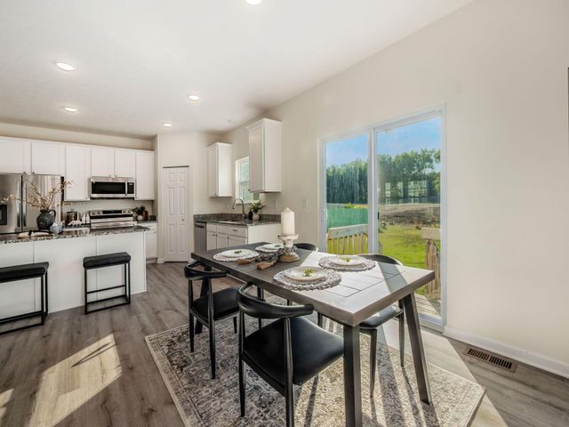 805 Saddle Avenue, Pataskala, OH 43062