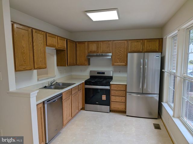 10015 GRASS MARKET CT, Fredericksburg, VA 22408