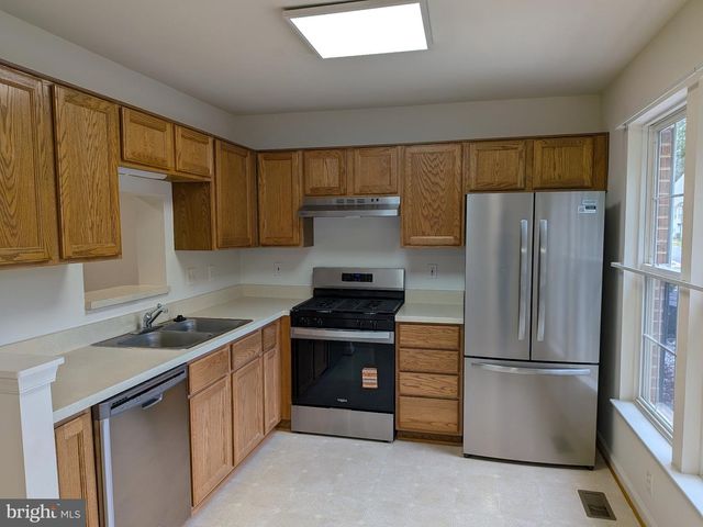 10015 GRASS MARKET CT, Fredericksburg, VA 22408