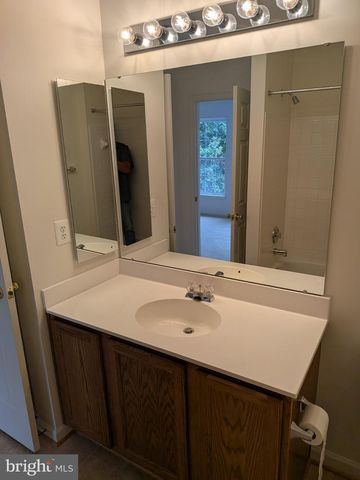 10015 GRASS MARKET CT, Fredericksburg, VA 22408