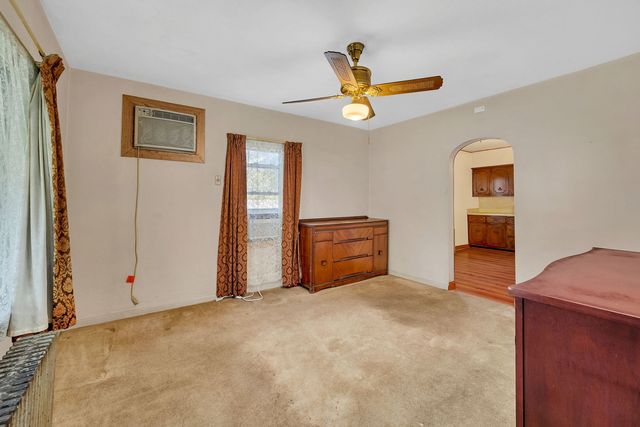 824 Harlow Avenue, Joliet, IL 60433