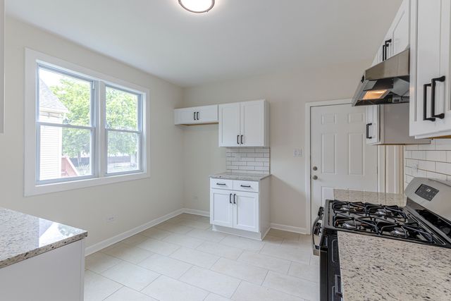 2806 S 48th Court, Cicero, IL 60804