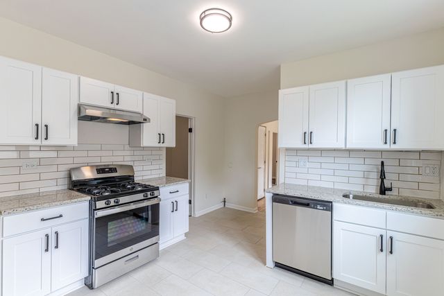 2806 S 48th Court, Cicero, IL 60804