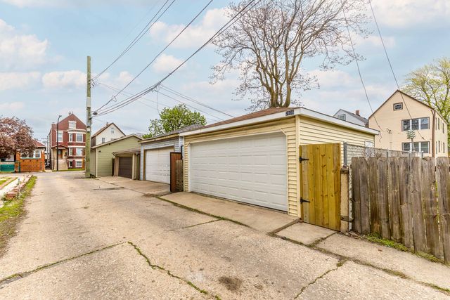 2806 S 48th Court, Cicero, IL 60804