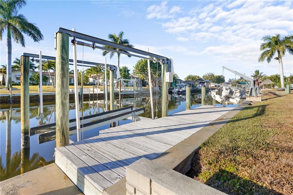 818 Monticello CT, CAPE CORAL, FL 33904 — photo 4