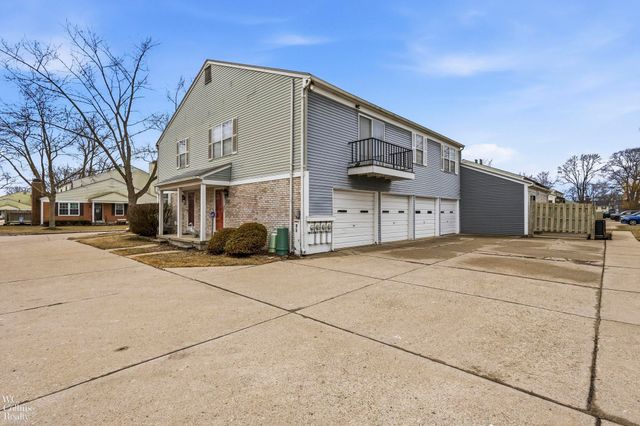 24649 N Meadow Road, Harrison Twp, MI 48045