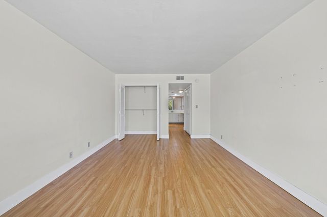 4007 N Cypress Drive 204, Pompano Beach, FL 33069