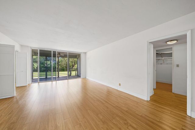 4007 N Cypress Drive 204, Pompano Beach, FL 33069