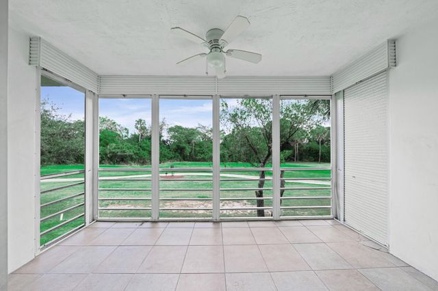 4007 N Cypress Drive 204, Pompano Beach, FL 33069