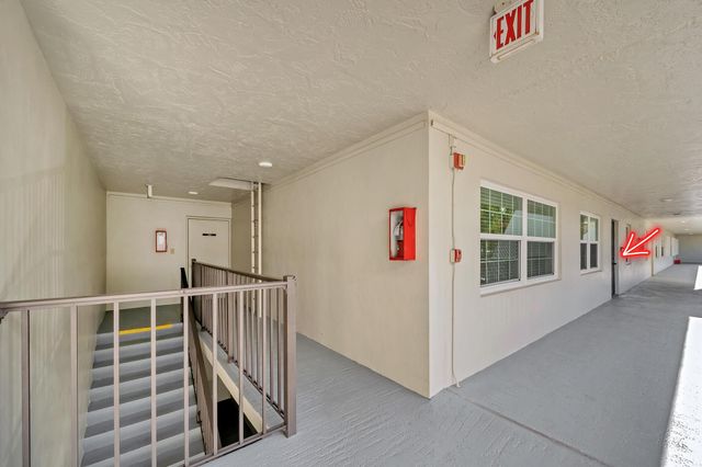 4007 N Cypress Drive 204, Pompano Beach, FL 33069