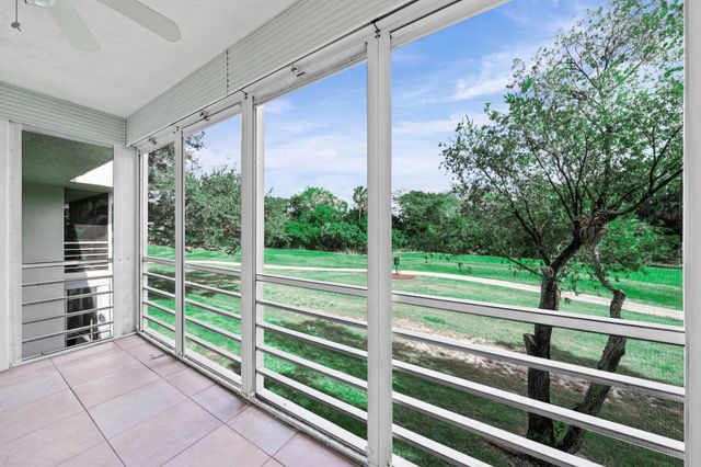 4007 N Cypress Drive 204, Pompano Beach, FL 33069