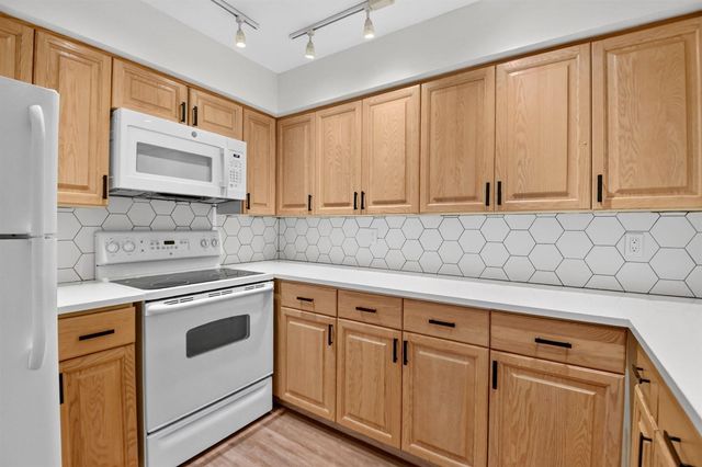 3589 S OCEAN Boulevard 909, South Palm Beach, FL 33480