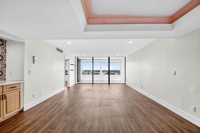 3589 S OCEAN Boulevard 909, South Palm Beach, FL 33480